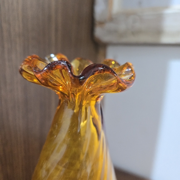 Amber Swirl Glass Vase - Picture 3 of 7